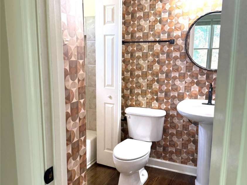 2421 Arden Gate Lane, Charlotte, NC 28262.  MLS# CAR4408032, YatesRealty ID 45009. 