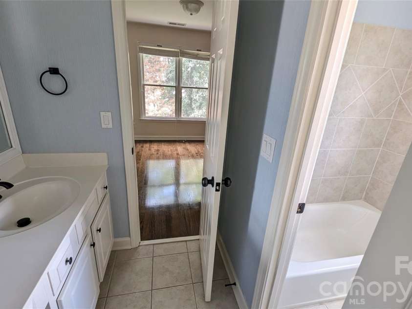 2421 Arden Gate Lane, Charlotte, NC 28262.  MLS# CAR4408032, YatesRealty ID 45009. Jack n Jill Bathroom