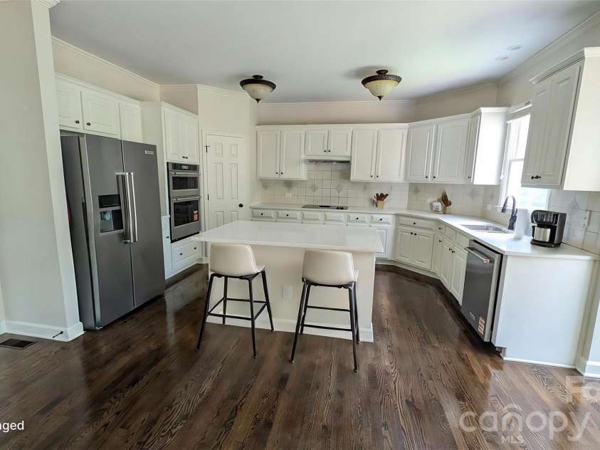 2421 Arden Gate Lane, Charlotte, NC 28262.  MLS# CAR4408032, YatesRealty ID 45009. Kitchen