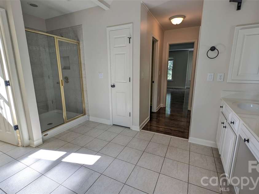 2421 Arden Gate Lane, Charlotte, NC 28262.  MLS# CAR4408032, YatesRealty ID 45009. Primary Bathroom