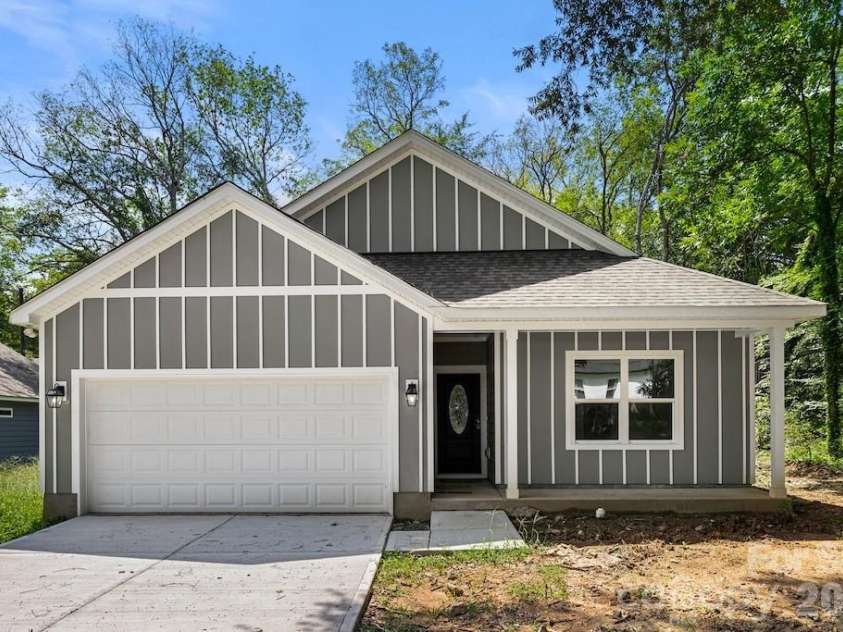 503 Dunlap Street, Lancaster, SC 29720.  MLS# CAR4415480, YatesRealty ID 45010. 