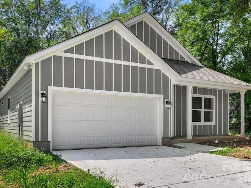 503 Dunlap Street, Lancaster, SC 29720.  MLS# CAR4415480, YatesRealty ID 45010. 