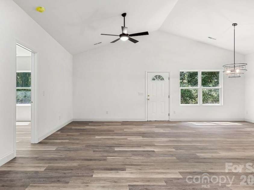 503 Dunlap Street, Lancaster, SC 29720.  MLS# CAR4415480, YatesRealty ID 45010. 