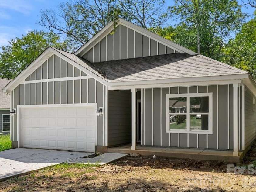 503 Dunlap Street, Lancaster, SC 29720.  MLS# CAR4415480, YatesRealty ID 45010. 