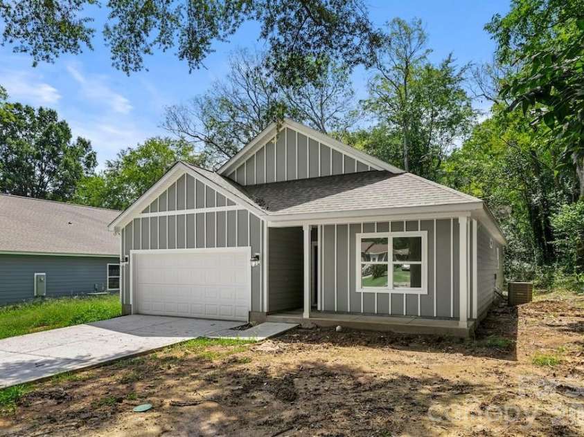 503 Dunlap Street, Lancaster, SC 29720.  MLS# CAR4415480, YatesRealty ID 45010. 