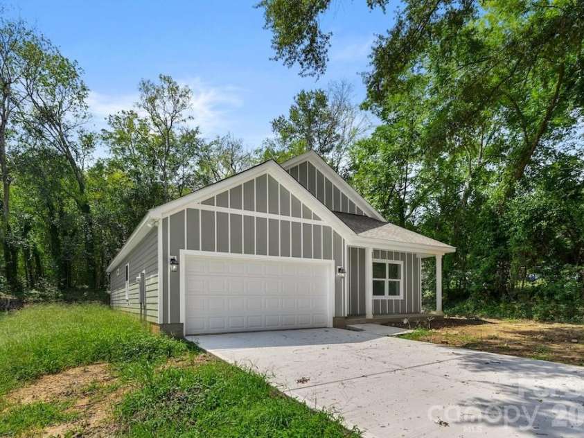 503 Dunlap Street, Lancaster, SC 29720.  MLS# CAR4415480, YatesRealty ID 45010. 