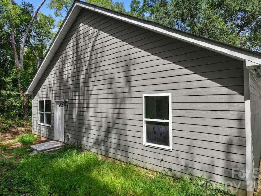 503 Dunlap Street, Lancaster, SC 29720.  MLS# CAR4415480, YatesRealty ID 45010. 