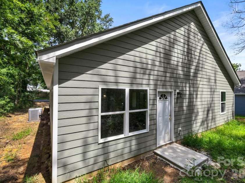 503 Dunlap Street, Lancaster, SC 29720.  MLS# CAR4415480, YatesRealty ID 45010. 