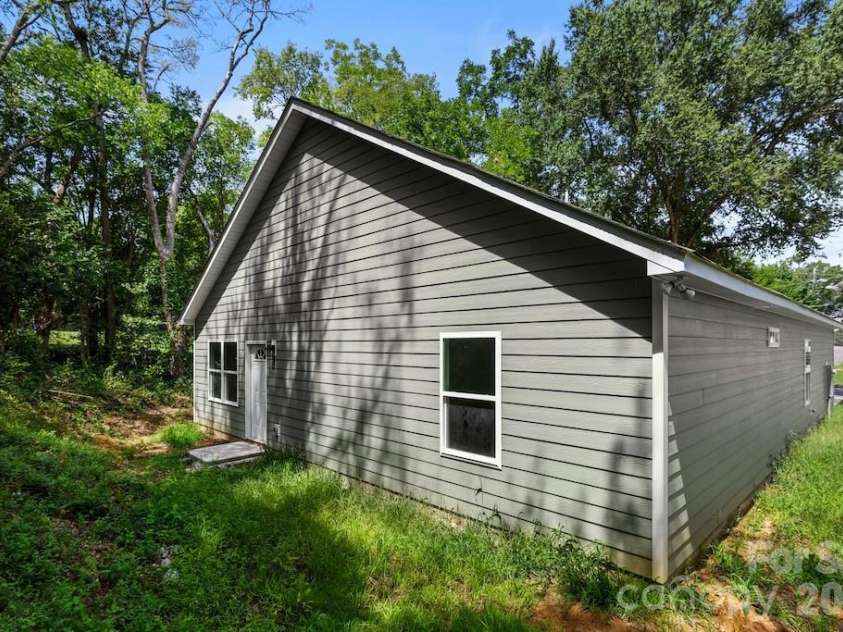 503 Dunlap Street, Lancaster, SC 29720.  MLS# CAR4415480, YatesRealty ID 45010. 