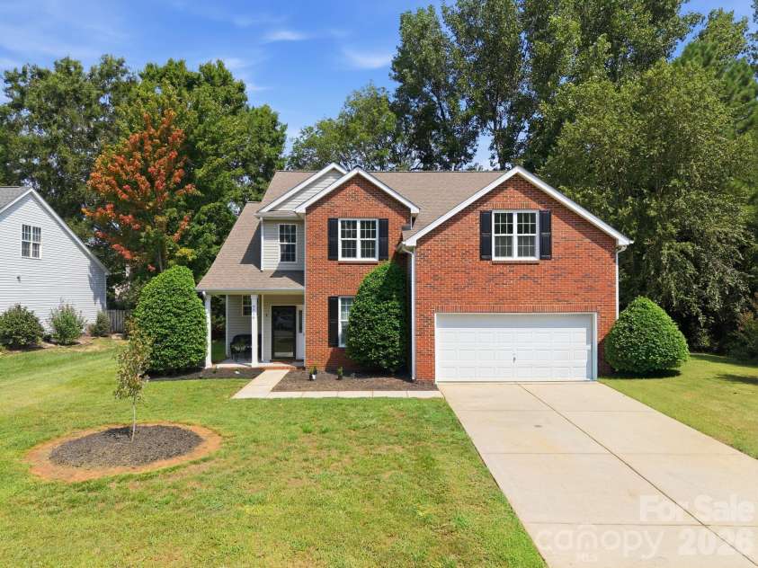 9716 Southampton Commons Drive, Charlotte, NC 28277.  MLS# CAR4415657, YatesRealty ID 45011. 