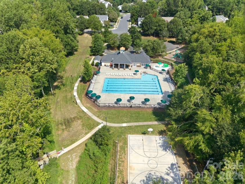 9716 Southampton Commons Drive, Charlotte, NC 28277.  MLS# CAR4415657, YatesRealty ID 45011. 