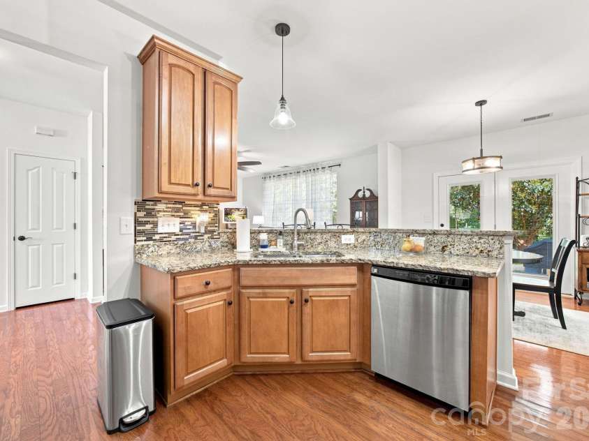 9716 Southampton Commons Drive, Charlotte, NC 28277.  MLS# CAR4415657, YatesRealty ID 45011. 