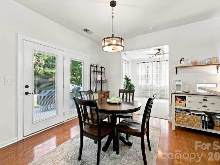 9716 Southampton Commons Drive, Charlotte, NC 28277.  MLS# CAR4415657, YatesRealty ID 45011. 