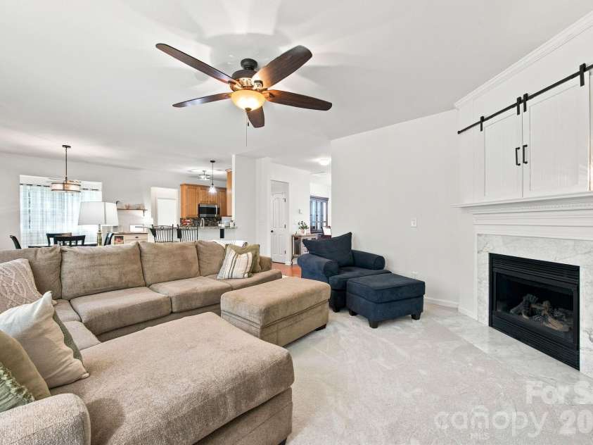 9716 Southampton Commons Drive, Charlotte, NC 28277.  MLS# CAR4415657, YatesRealty ID 45011. 