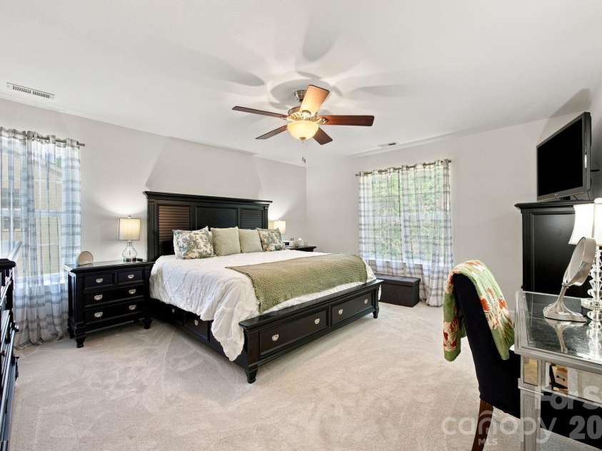 9716 Southampton Commons Drive, Charlotte, NC 28277.  MLS# CAR4415657, YatesRealty ID 45011. 
