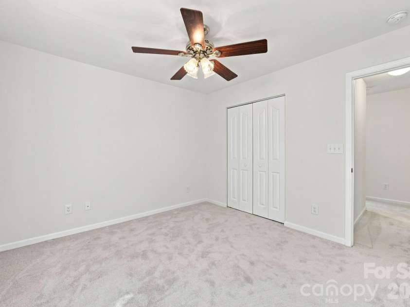 9716 Southampton Commons Drive, Charlotte, NC 28277.  MLS# CAR4415657, YatesRealty ID 45011. 