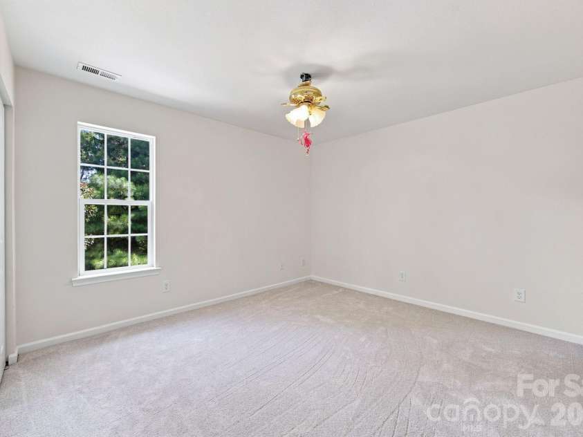 9716 Southampton Commons Drive, Charlotte, NC 28277.  MLS# CAR4415657, YatesRealty ID 45011. 