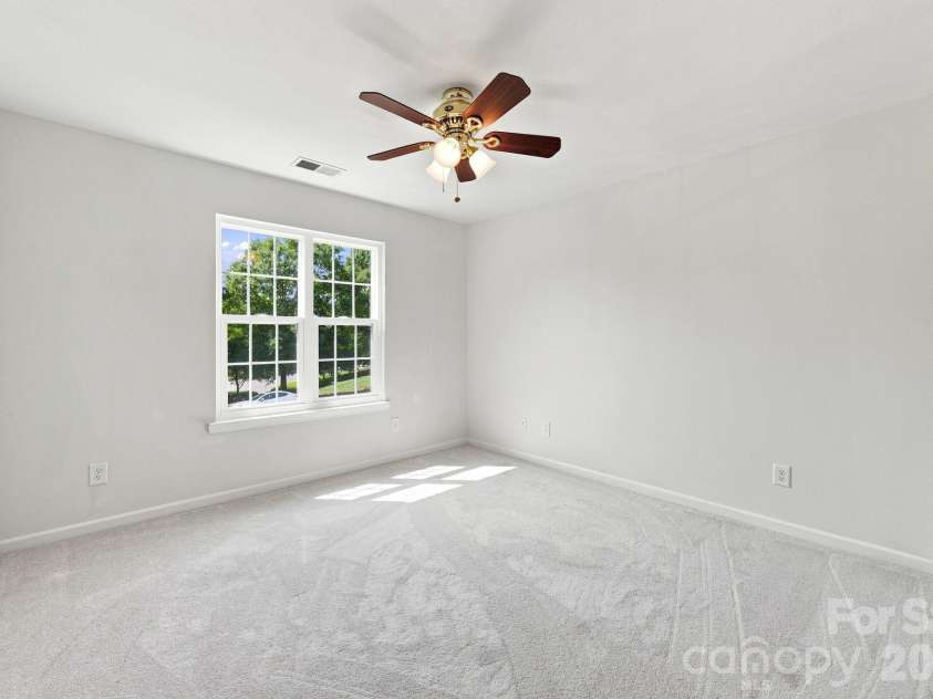 9716 Southampton Commons Drive, Charlotte, NC 28277.  MLS# CAR4415657, YatesRealty ID 45011. 
