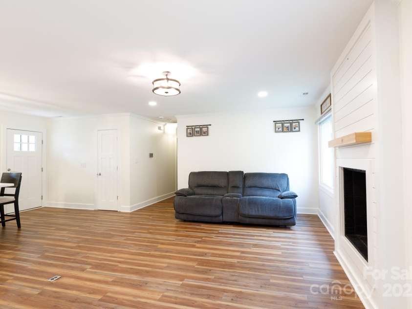 2184 Chanticleer Circle, Rock Hill, SC 29732.  MLS# CAR4317007, YatesRealty ID 45013. 