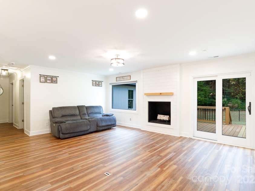 2184 Chanticleer Circle, Rock Hill, SC 29732.  MLS# CAR4317007, YatesRealty ID 45013. 