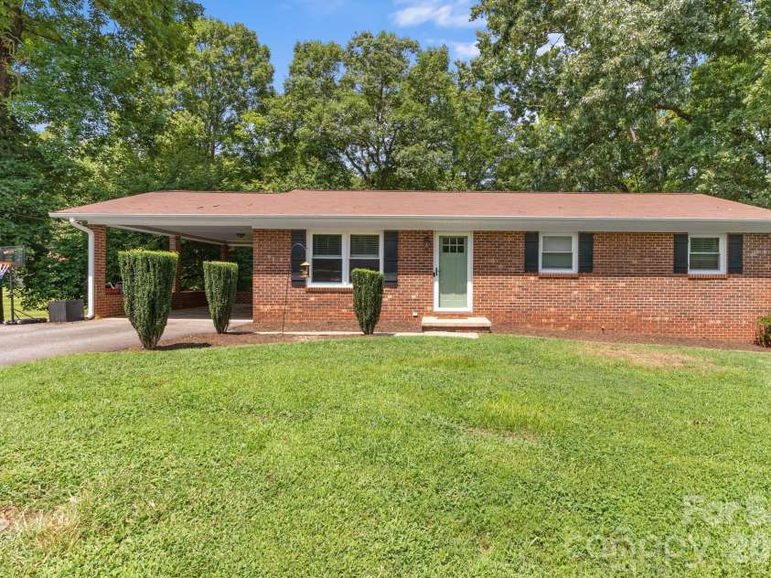 132 Blue Ridge Road, State Road, NC 28676.  MLS# CAR4415666, YatesRealty ID 45015. 