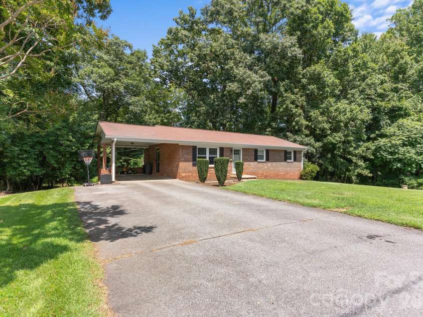 132 Blue Ridge Road, State Road, NC 28676.  MLS# CAR4415666, YatesRealty ID 45015. 