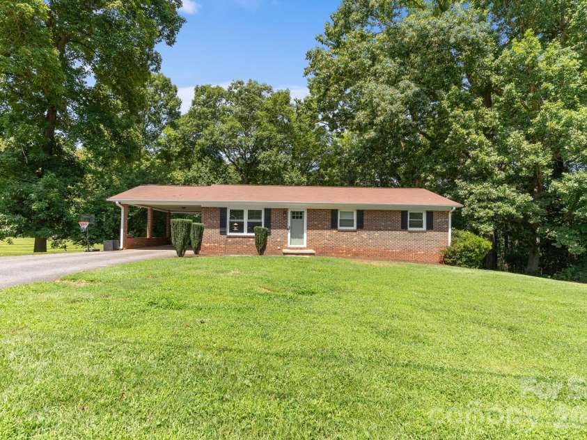 132 Blue Ridge Road, State Road, NC 28676.  MLS# CAR4415666, YatesRealty ID 45015. 