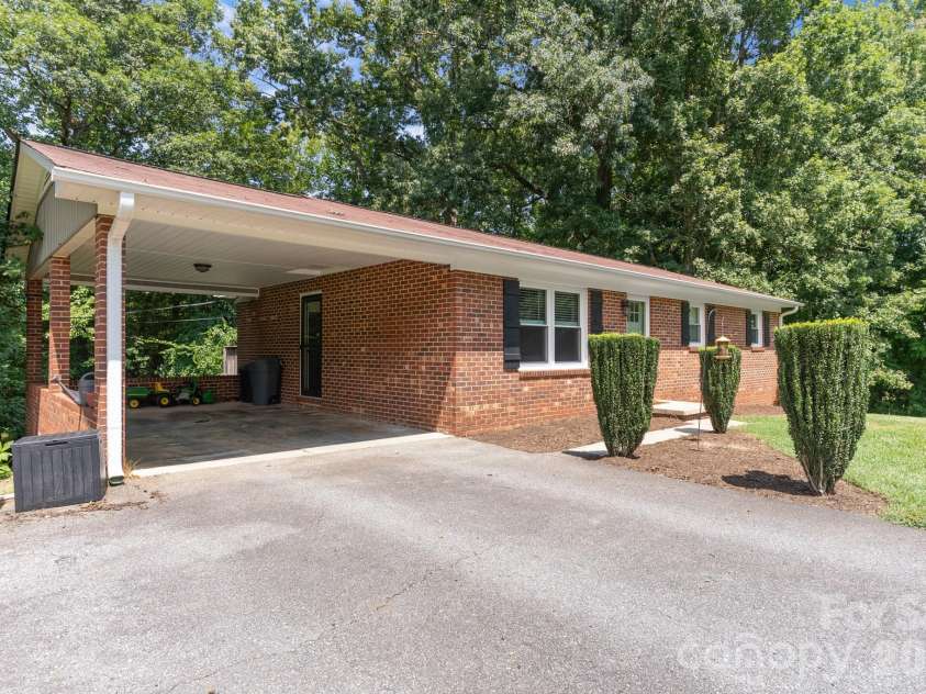 132 Blue Ridge Road, State Road, NC 28676.  MLS# CAR4415666, YatesRealty ID 45015. 