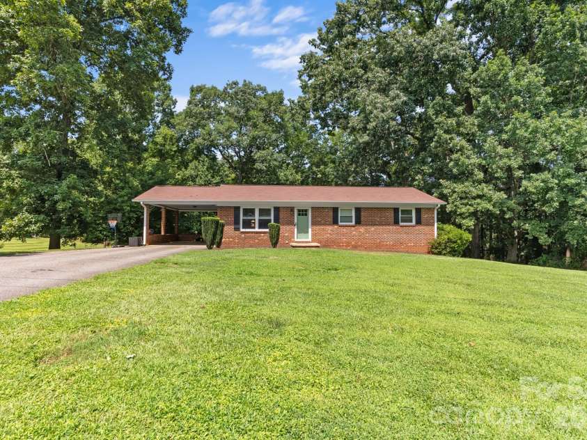 132 Blue Ridge Road, State Road, NC 28676.  MLS# CAR4415666, YatesRealty ID 45015. 