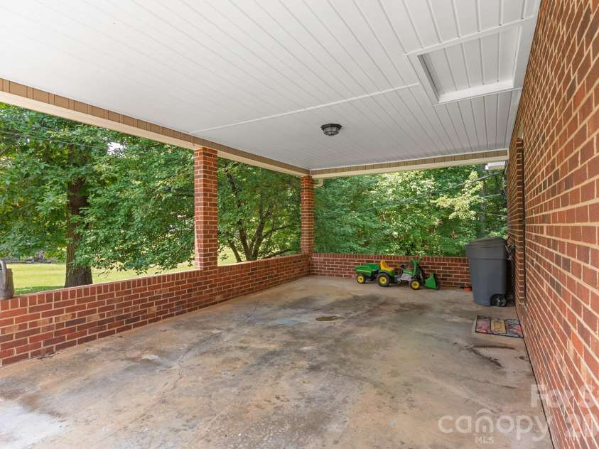 132 Blue Ridge Road, State Road, NC 28676.  MLS# CAR4415666, YatesRealty ID 45015. 