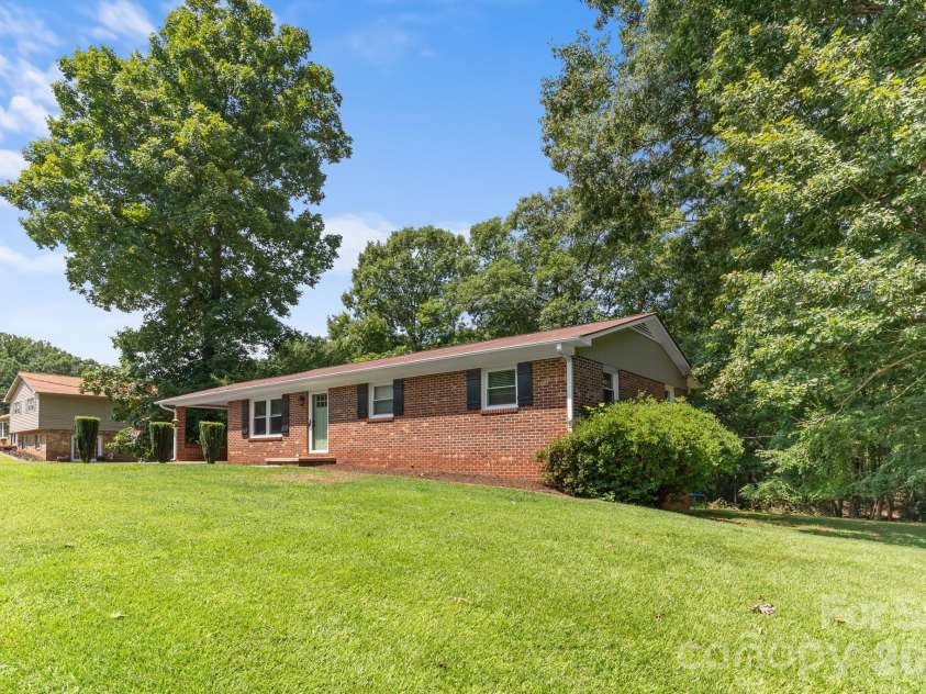132 Blue Ridge Road, State Road, NC 28676.  MLS# CAR4415666, YatesRealty ID 45015. 