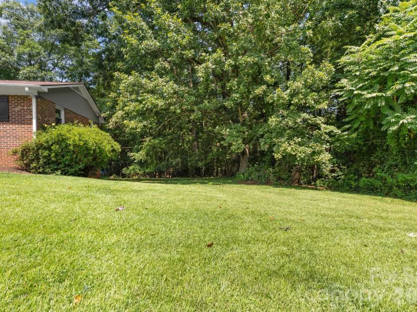 132 Blue Ridge Road, State Road, NC 28676.  MLS# CAR4415666, YatesRealty ID 45015. 