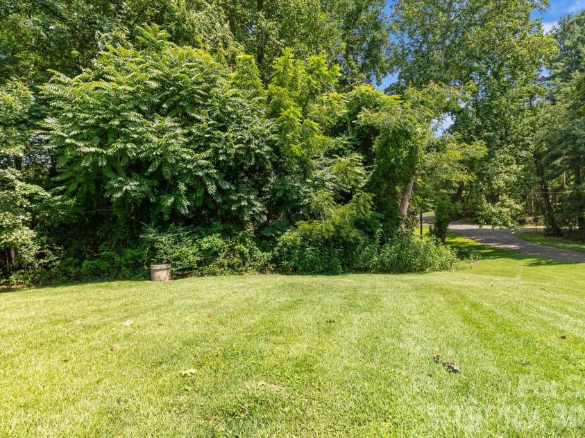 132 Blue Ridge Road, State Road, NC 28676.  MLS# CAR4415666, YatesRealty ID 45015. 