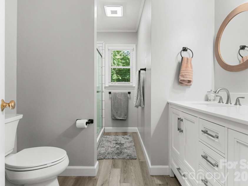 132 Blue Ridge Road, State Road, NC 28676.  MLS# CAR4415666, YatesRealty ID 45015. Hallway bath