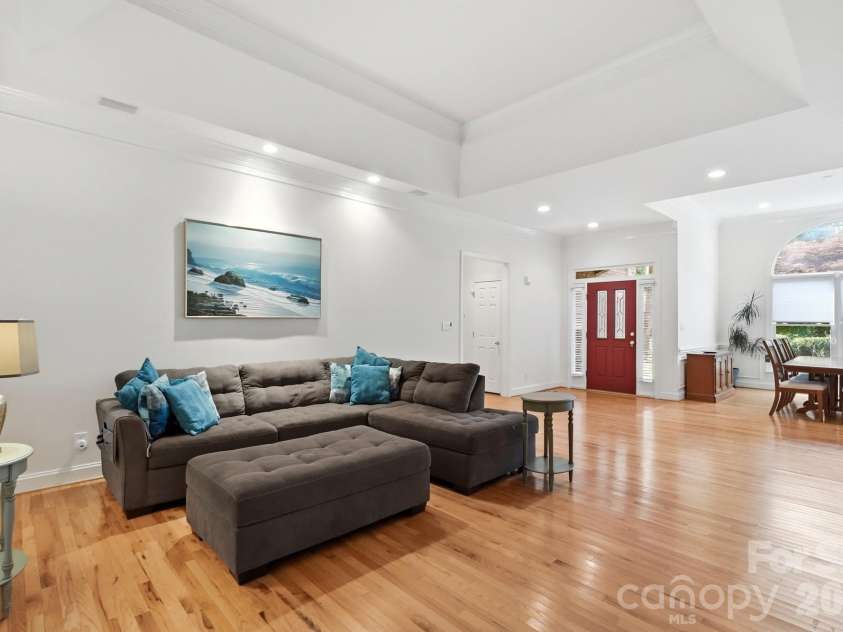 13101 Darby Chase Drive, Charlotte, NC 28277.  MLS# CAR4396206, YatesRealty ID 45016. 