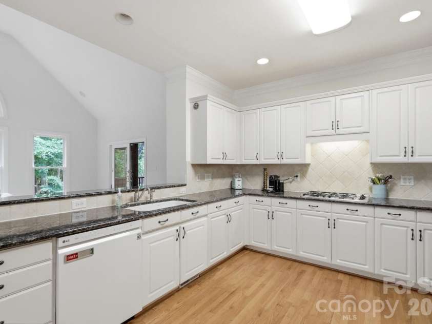 13101 Darby Chase Drive, Charlotte, NC 28277.  MLS# CAR4396206, YatesRealty ID 45016. 