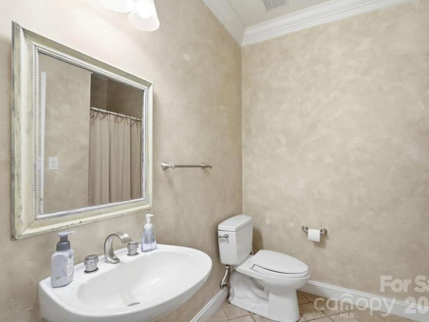 13101 Darby Chase Drive, Charlotte, NC 28277.  MLS# CAR4396206, YatesRealty ID 45016. 