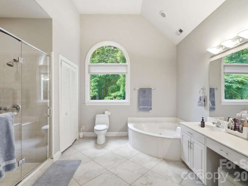 13101 Darby Chase Drive, Charlotte, NC 28277.  MLS# CAR4396206, YatesRealty ID 45016. 