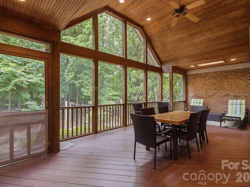 13101 Darby Chase Drive, Charlotte, NC 28277.  MLS# CAR4396206, YatesRealty ID 45016. 