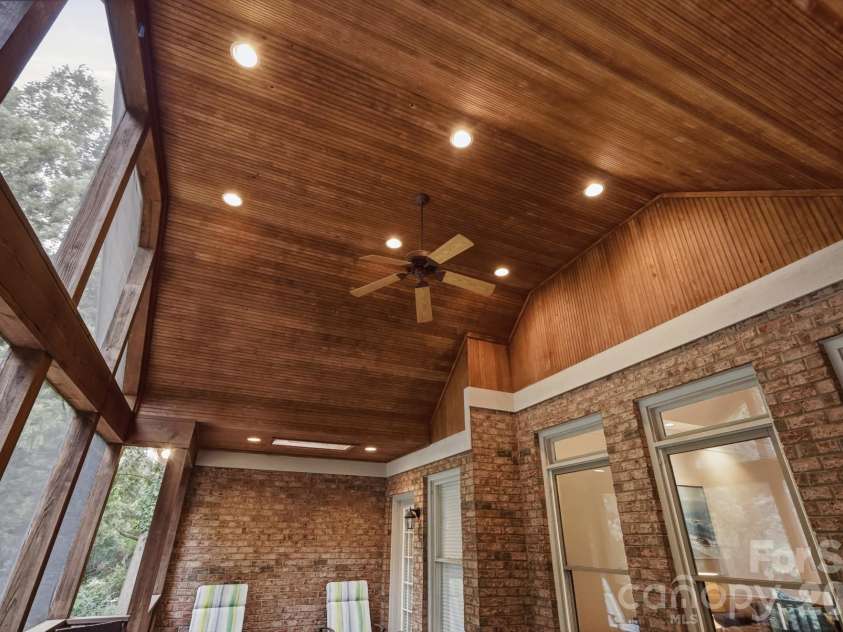 13101 Darby Chase Drive, Charlotte, NC 28277.  MLS# CAR4396206, YatesRealty ID 45016. 