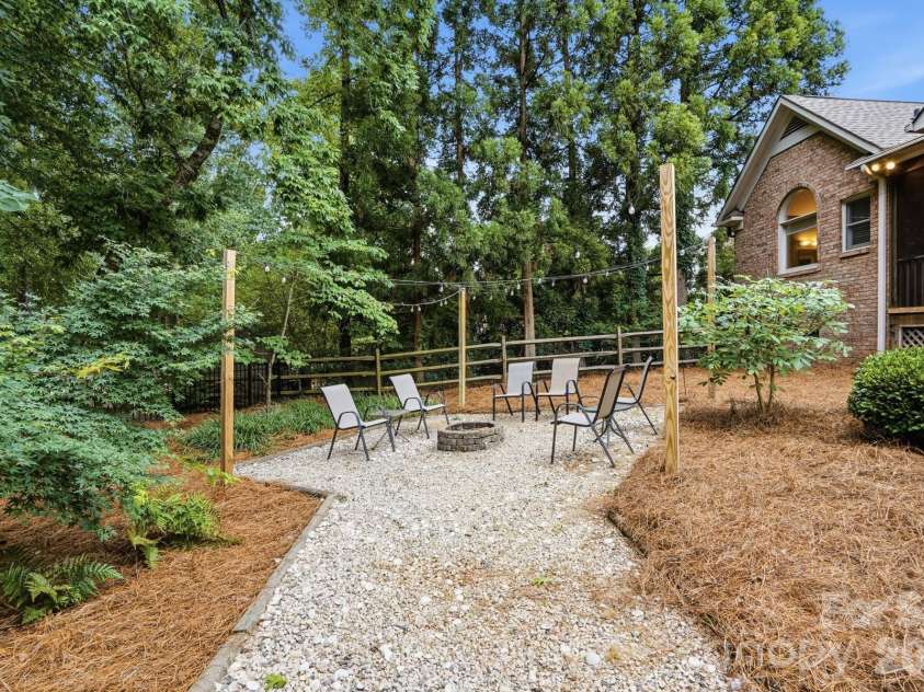 13101 Darby Chase Drive, Charlotte, NC 28277.  MLS# CAR4396206, YatesRealty ID 45016. 
