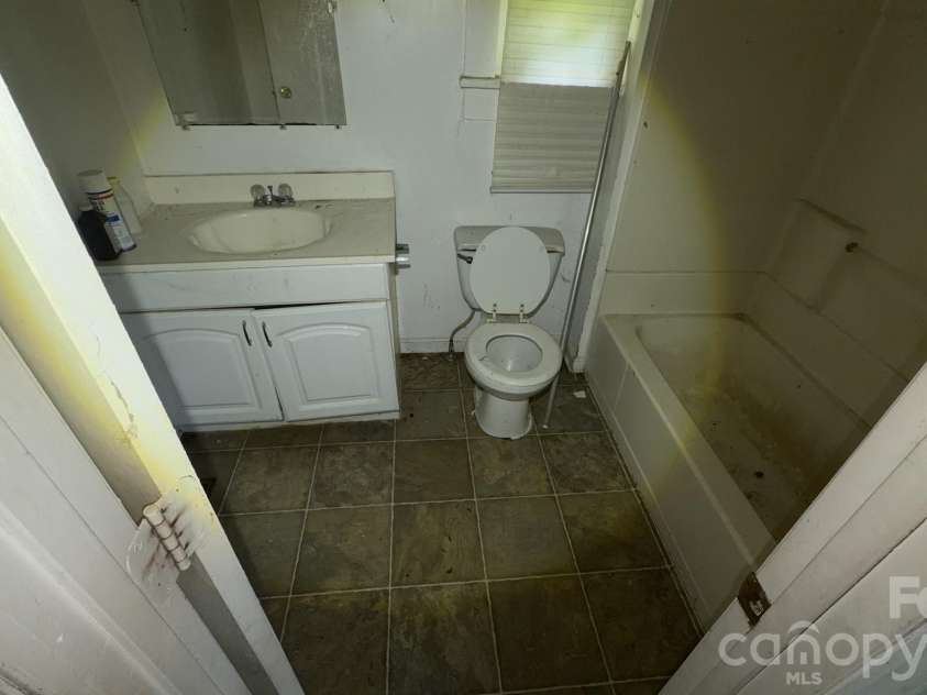 109 Dean Street, Gastonia, NC 28052.  MLS# CAR4415660, YatesRealty ID 45017. 