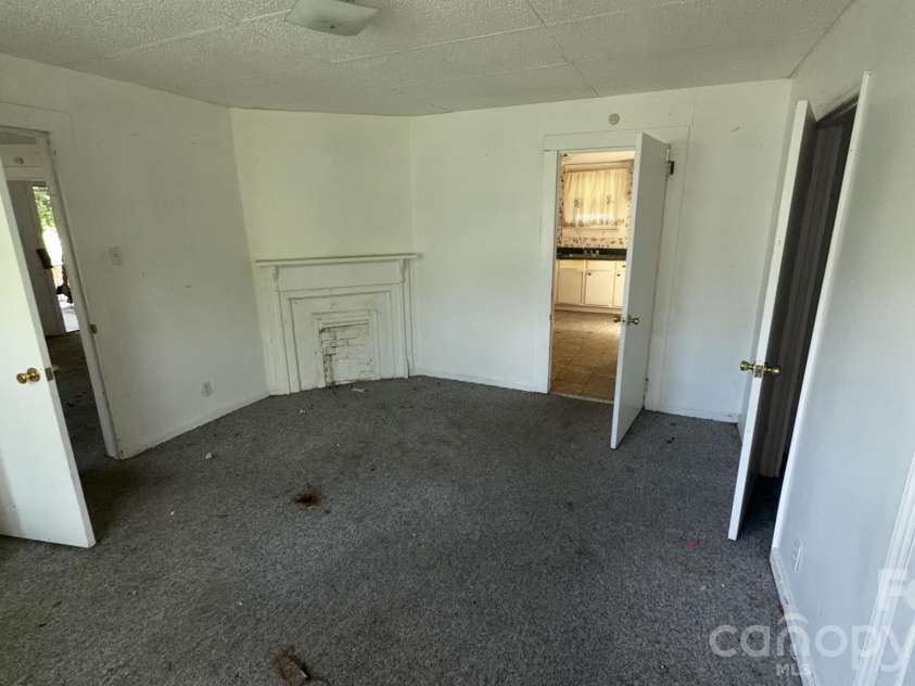 109 Dean Street, Gastonia, NC 28052.  MLS# CAR4415660, YatesRealty ID 45017. 