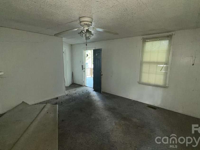 109 Dean Street, Gastonia, NC 28052.  MLS# CAR4415660, YatesRealty ID 45017. 