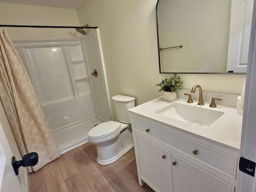124 Providence Place, Chocowinity, NC 27817.  MLS# CAR4415044, YatesRealty ID 45018. Bathroom on main level