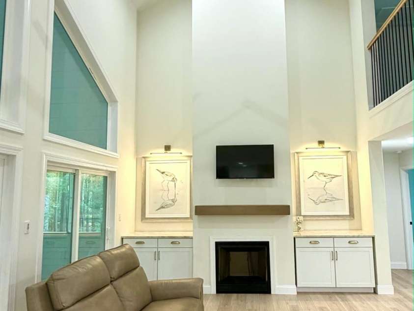 124 Providence Place, Chocowinity, NC 27817.  MLS# CAR4415044, YatesRealty ID 45018. Greatroom