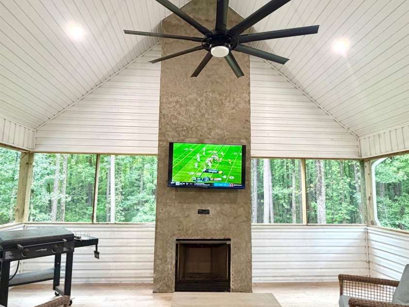 124 Providence Place, Chocowinity, NC 27817.  MLS# CAR4415044, YatesRealty ID 45018. Large rear screened porch off the main level