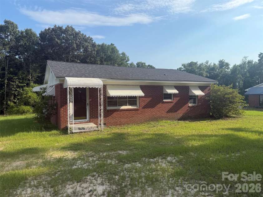405 Woodland Drive, Kershaw, SC 29067.  MLS# CAR4412557, YatesRealty ID 45019. 