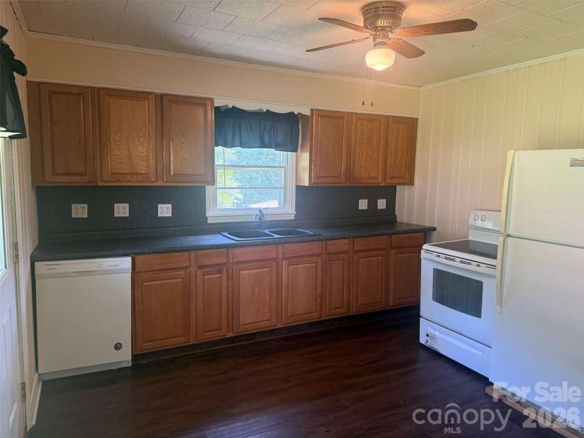 405 Woodland Drive, Kershaw, SC 29067.  MLS# CAR4412557, YatesRealty ID 45019. 