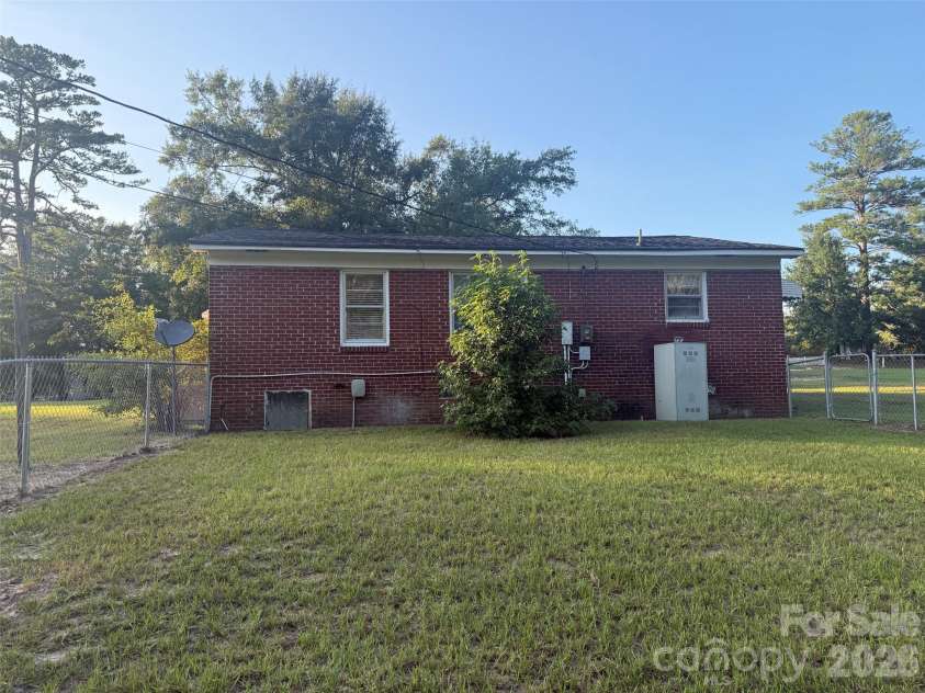 405 Woodland Drive, Kershaw, SC 29067.  MLS# CAR4412557, YatesRealty ID 45019. 